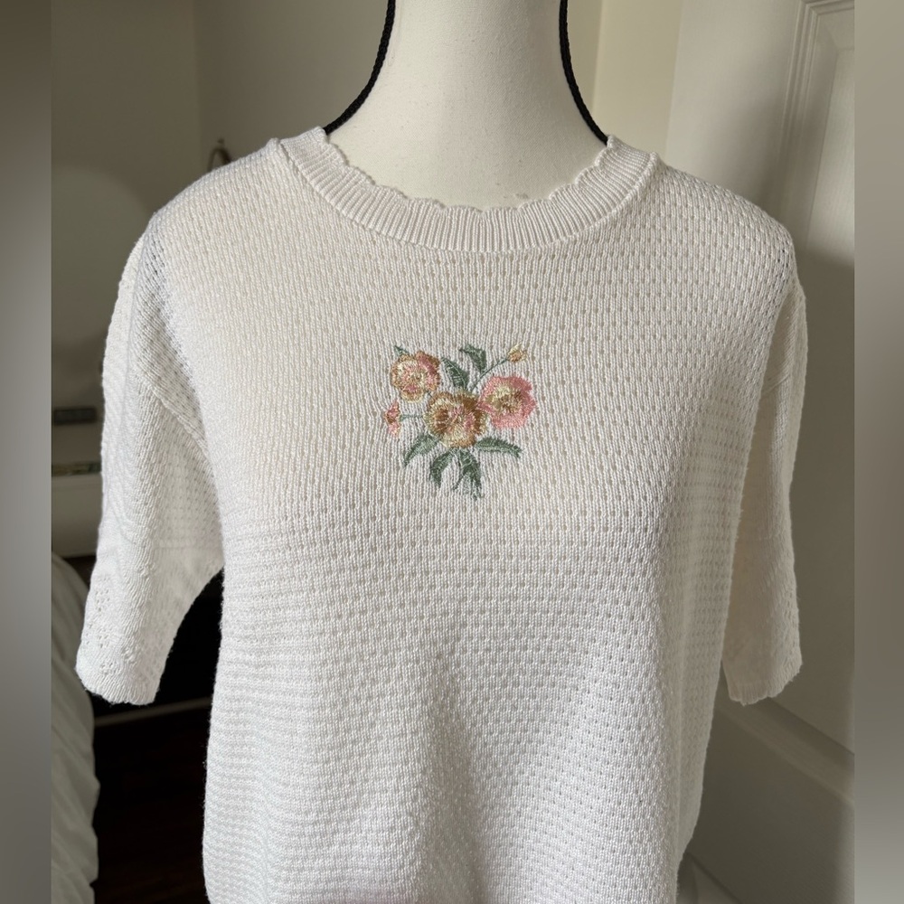 🌷Vintage Giordano Embroidered Floral Knit Sweater Top White Cottagecore L 3/$30 - Picture 3 of 7